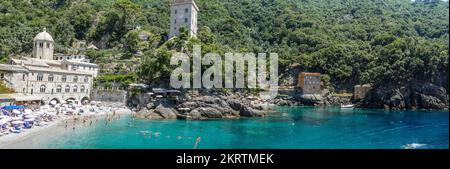 Vista panoramica sulla baia di San Fruttuoso a Portofino con la Foto Stock