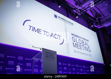 Parigi, Francia. 29th Nov 2022. Illustrazione durante una sessione di plantery al Forum delle Donne per l'Economia e la Società a Parigi, in Francia, 29 novembre 2022. Foto di Aurelien Morissard/ABACAPRESS.COM Credit: Abaca Press/Alamy Live News Foto Stock