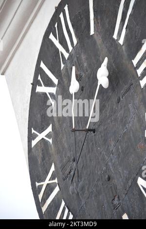 Petrovaradin, Serbia - Febbraio 17. 2013: Novi Sad, orologio alla Fortezza Petrovaradin. Foto Stock