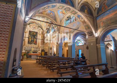 Cappella di Santa Caterina del Sasso, veduta dell'interno della chiesa del monastero di Santa Caterina del Sasso, Lombardia, Italia Foto Stock