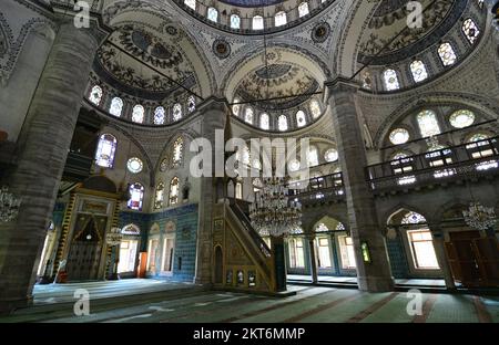 La Moschea e il complesso di Hekimoglu Ali Pasha, situato a Istanbul, in Turchia, è stato costruito nel 1735. Foto Stock