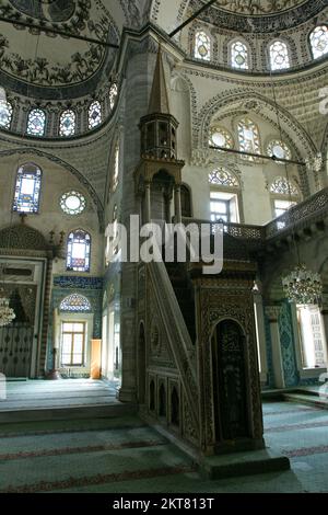 La Moschea e il complesso di Hekimoglu Ali Pasha, situato a Istanbul, in Turchia, è stato costruito nel 1735. Foto Stock
