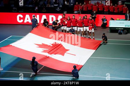 Malaga, Spagna. 27th Nov 2022. Squadra canadese con bandiera durante la Coppa Davis - finale - Canada vs Australia, Tennis Internationals a Malaga, Spagna, Novembre 27 2022 Credit: Independent Photo Agency/Alamy Live News Foto Stock