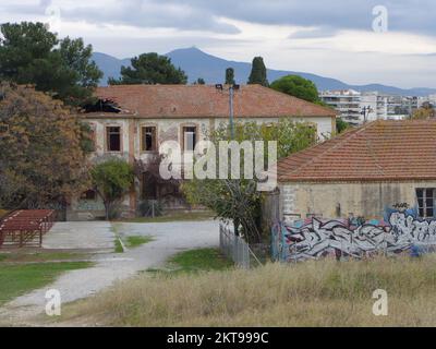 Abbandonati i barrackes di cavalleria prima del WW2 a Kodra, Kalamaria, Salonicco, Grecia Foto Stock