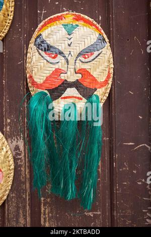 Cesteria tradizionale dipinta a mano, ciotole per il viso Hanoi Vietnam Foto Stock