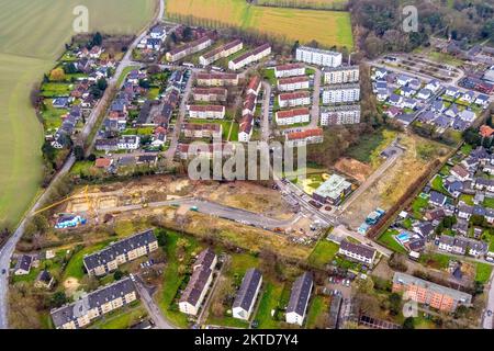 Veduta aerea, cantiere di asilo AWO e nuova tenuta residenziale Heidegärten a Berliner Straße nel quartiere Weddinghofen a Bergkamen, nella Ruhr Foto Stock