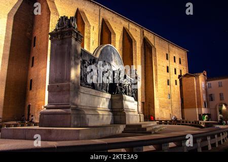 Veduta del Palazzo della Pilotta - complesso del XVI secolo nel centro storico della città di Parma, Italia. Foto Stock