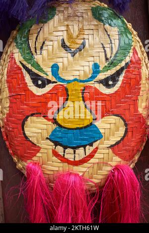 Cesteria tradizionale dipinta a mano, ciotole per il viso Hanoi Vietnam Foto Stock