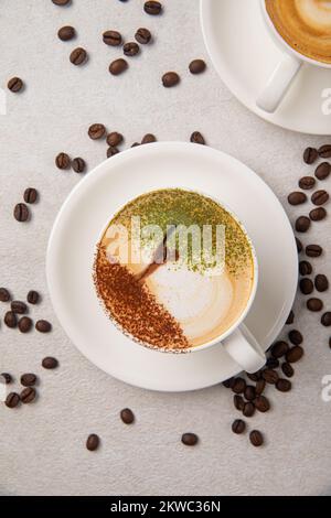 Tazza di cappuccino con tree art Foto Stock