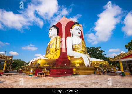 Bago, Myanmar quattro facce del Buddha a Kyaikpun Buddha. Foto Stock