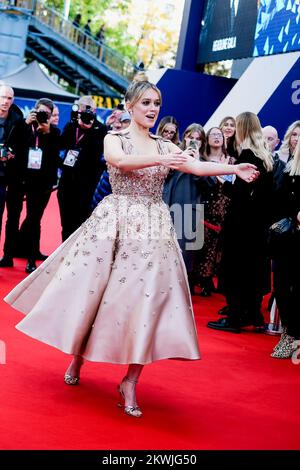 Aimee Lou Wood ha fotografato durante la Headline Gala UK Premiere of LIVING come parte del London Film Festival, tenutasi presso il Royal Festival Hall di Londra domenica 9 ottobre 2022 . Foto di Julie Edwards. Foto Stock