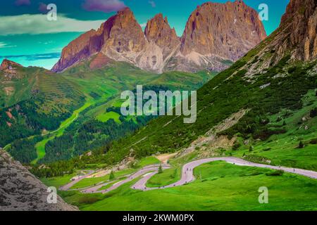 Langkofel, Sassolungo pinnacoli, Dolomiti sudtirolo vicino Cortina d'Ampezzo Foto Stock