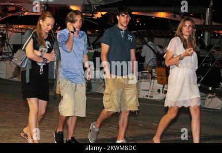 Luka Modric con la moglie Vanja e gli amici Hrvoje Cale e la sua ragazza Ilijana Foto Stock