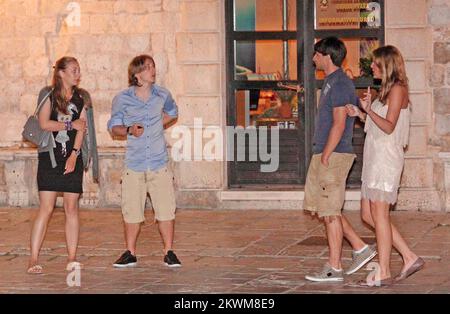 Luka Modric con la moglie Vanja e gli amici Hrvoje Cale e la sua ragazza Ilijana Foto Stock
