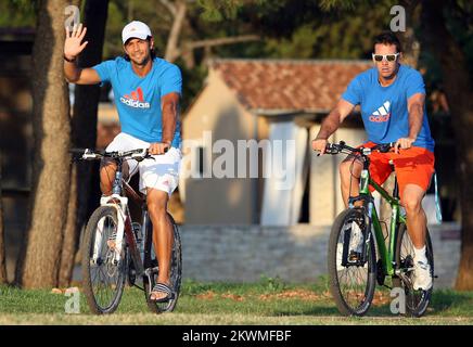 11.07.2012., Umag - 23.ATP Vegeta Croazia apre Umag. Il tennista spagnolo Fernando Verdasco ama andare in bicicletta. Foto: Jurica Galoic/PIXSELL Foto Stock