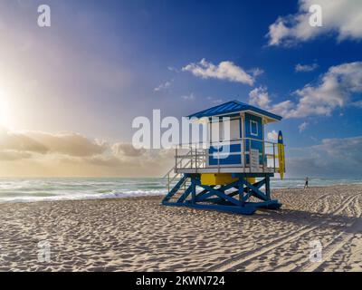 Bagnino House Beach la mattina presto Miami Hollywood Florida, Stati Uniti Foto Stock