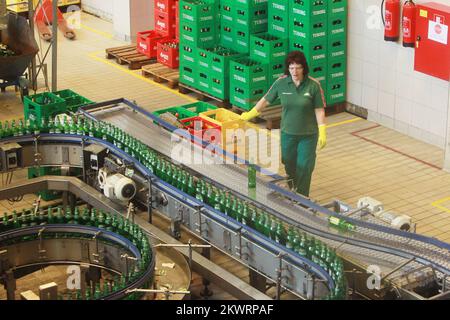 Vista generale degli impianti di produzione della società di bevande Carlsberg a Koprivnica, Croazia. Foto Stock