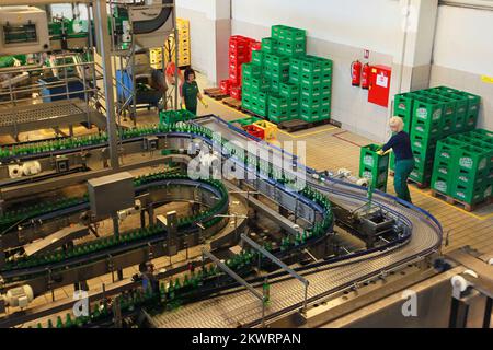 Vista generale degli impianti di produzione della società di bevande Carlsberg a Koprivnica, Croazia. Foto Stock