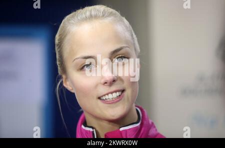 03.12.2014., Zagreb - skater finlandese Kiira Korpi in allenamento al concorso Golden Spin Foto: Igor Kralj/PIXSELL Foto Stock