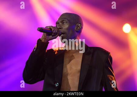 Un'esibizioni senza fedeltà sul palco al 2015 Exit Festival presso la Fortezza di Petrovaradin, nella città di Novi Sad, Serbia. Foto Stock