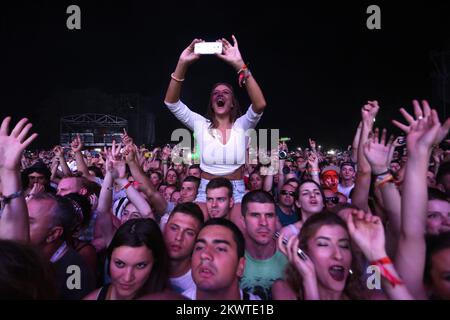 Un'esibizioni senza fedeltà sul palco al 2015 Exit Festival presso la Fortezza di Petrovaradin, nella città di Novi Sad, Serbia. Foto Stock