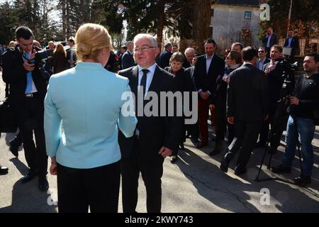 03.03.2017., Croazia, Kutjevo - l'incontro del Presidente della Repubblica di Croazia Kolinda Grabar-Kitarovic con i cittadini e i dirigenti della città di Kutjevo, E la visita del presidente e dei capi delle missioni diplomatiche e delle organizzazioni internazionali accreditate nella Repubblica di Croazia alla società cantine Kutjevo Inc. Nell'ambito del progetto Feel Croatia. Foto: Ivica Galovic/PIXSELL Foto Stock