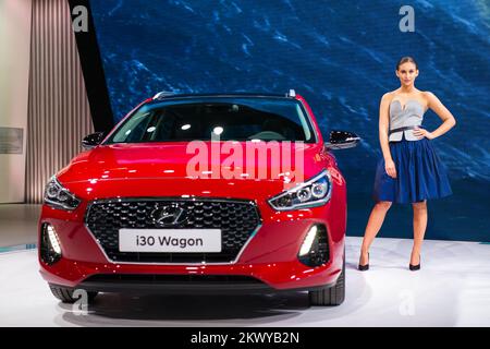 Hyundai presenta i30 Wagon al Motor Show di Ginevra, Svizzera, CH, il 7 marzo 2017. (Foto di Saso Domijan) Foto Stock