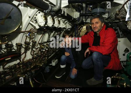 18.04.2017., Croazia, Zagabria - da martedì 18 aprile a domenica 23 aprile 2017 i visitatori del Museo tecnico Nikola Tesla hanno ancora una volta un'opportunità insolita di visitare le rarità del mondo interno, sottomarini originali della seconda guerra mondiale. Foto: Borna Filic/PIXSELL Foto Stock