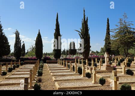 Tombe di soldati uccisi nella seconda guerra mondiale in Eritrea Foto Stock