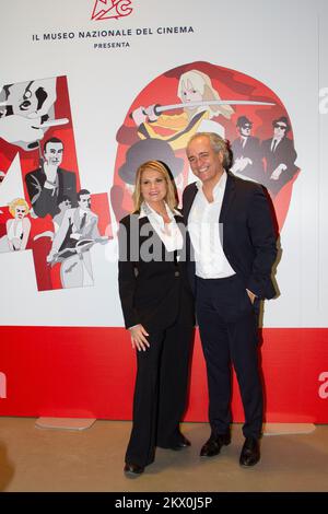 Torino, Italia. 30th Nov 2022. Simona Ventura (a sinistra) con Giovanni terzi fotocall al Torino Film Festival 2022 per il suo film 'Marco inedito'. Credit: Marco Destefanis/Alamy Live News Foto Stock