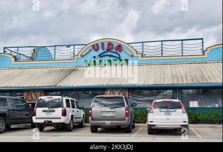 Houston, Texas USA 12-05-2021: Ristorante Vida Mariscos esterno e piano di Houston, Texas. Pesce messicano e bar sportivo. Foto Stock