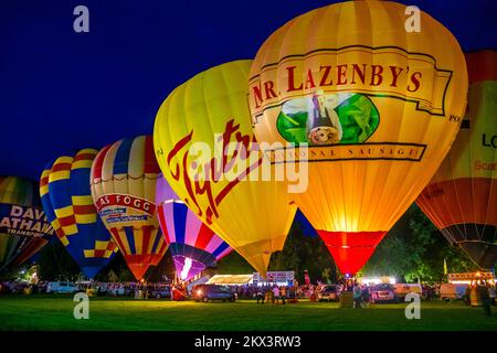 Mongolfiere in occasione del festival delle mongolfiere di Strathaven, Strathaven, Scozia Foto Stock