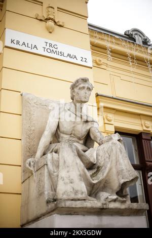 17.01.2018., Zagabria, Croazia - il Padiglione d'Arte di Zagabria è una galleria d'arte a Zagabria, Croazia. Il Padiglione si trova nell'area della Città bassa della città, a sud di Piazza Nikola Subic Zrinski e subito a nord di Piazza Re Tomislav con la Stazione Centrale di Zagabria. Fondata nel 1898, è la galleria più antica dell'Europa sudorientale e l'unica galleria appositamente costruita a Zagabria progettata appositamente per ospitare mostre su larga scala. Foto: Petar Glebov/PIXSELL Foto Stock