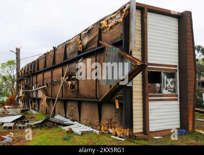 Grave Storm Tornado - De Queen, Arkr. , 13 aprile 2009 Una casa mobile distrutta in un parco di casa mobile De Queen si trova capovolta sul suo lato. Più di 25 case in questo parco sono state completamente distrutte da uno dei cinque tornado documentati che la sera del 9th aprile si sono arenati in diverse contee. FEMA .. Fotografie relative a disastri e programmi, attività e funzionari di gestione delle emergenze Foto Stock