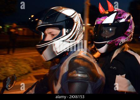 01.05.2018. Bjelovar - Marking il 1 maggio, i motociclisti Bjelovar hanno tenuto Budnica, una società unica al mondo, che si è nutrita sin dagli anni '1930s quando era conosciuta come il primo giorno di Budnica. La festa internazionale del lavoro è segnata dalla guida mattutina delle strade della città dalle 5 alle 7 del mattino.che la Budnica è sempre più popolare dimostra la realizzazione che più motociclisti dalla zona circostante, Zagabria, Slavonia, Moslavina e, naturalmente, Bilogora sta arrivando, e il record di quest'anno è stato senza dubbio record da oltre 700 automobilisti. Foto:Damir Spehar/PIXSELL Foto Stock