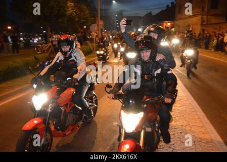 01.05.2018. Bjelovar - Marking il 1 maggio, i motociclisti Bjelovar hanno tenuto Budnica, una società unica al mondo, che si è nutrita sin dagli anni '1930s quando era conosciuta come il primo giorno di Budnica. La festa internazionale del lavoro è segnata dalla guida mattutina delle strade della città dalle 5 alle 7 del mattino.che la Budnica è sempre più popolare dimostra la realizzazione che più motociclisti dalla zona circostante, Zagabria, Slavonia, Moslavina e, naturalmente, Bilogora sta arrivando, e il record di quest'anno è stato senza dubbio record da oltre 700 automobilisti. Foto:Damir Spehar/PIXSELL Foto Stock