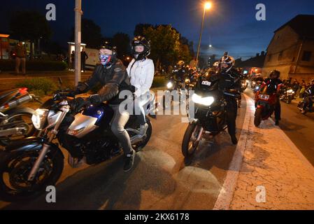 01.05.2018. Bjelovar - Marking il 1 maggio, i motociclisti Bjelovar hanno tenuto Budnica, una società unica al mondo, che si è nutrita sin dagli anni '1930s quando era conosciuta come il primo giorno di Budnica. La festa internazionale del lavoro è segnata dalla guida mattutina delle strade della città dalle 5 alle 7 del mattino.che la Budnica è sempre più popolare dimostra la realizzazione che più motociclisti dalla zona circostante, Zagabria, Slavonia, Moslavina e, naturalmente, Bilogora sta arrivando, e il record di quest'anno è stato senza dubbio record da oltre 700 automobilisti. Foto:Damir Spehar/PIXSELL Foto Stock