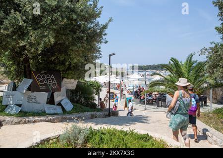 08.08.2018., Dubrovnik, Croazia - spiagge popolari a Dubrovnik. Copacabana su Babin Kuk Foto: Grgo Jelavic/PIXSELL Foto Stock