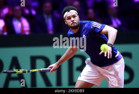 23.11.2018., Lillie, Francia - finale della Coppa Davis tra la Francia e la Croazia allo stadio Pierre-Mauroy di Lille, Francia, Jo-Wilfred Tsonga vs Marin Cilic. Jo-Wilfred Tonga Foto: Sanjin Strukic/PIXSELL Foto Stock