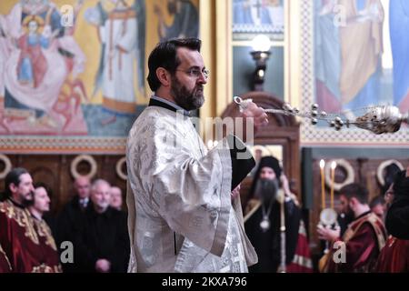 06.01.2019., Zagabria, Croazia - Messa serale alla vigilia di Natale nella Cattedrale della Chiesa ortodossa serba o nella Cattedrale della Trasfigurazione del Signore. Foto: Sandra Simunovic/PIXSELL Foto Stock