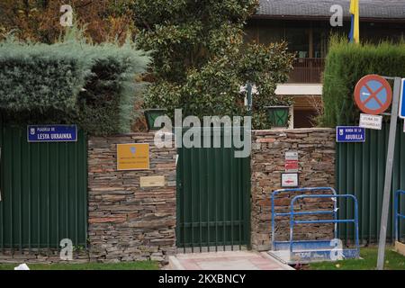 Madrid, Spagna. 30th Nov 2022. Immagini dell'ambasciata Ucraina a Madrid dove è stato effettuato un attacco con una bomba a busta, Madrid 30 novembre 2022 Credit: CORDON PRESS/Alamy Live News Foto Stock