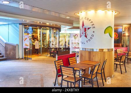 HONG KONG - 01 GIUGNO 2015: Pret a Manger a Hong Kong. Pret a Manger è una catena di fast food con sede nel Regno Unito Foto Stock