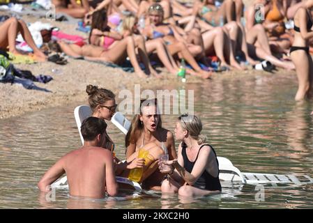 05.07.2019., Tisno, Croazia - Love International Festival ha avuto inizio nel Garden resort. Foto: Hrvoje Jelavic/PIXSELL Foto Stock