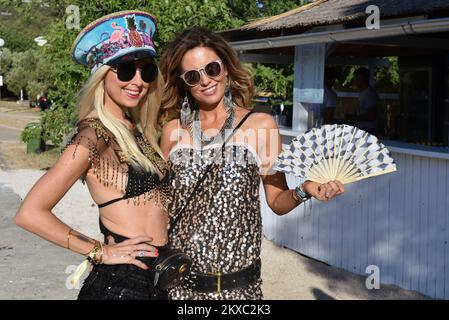 05.07.2019., Tisno, Croazia - Love International Festival ha avuto inizio nel Garden resort. Foto: Hrvoje Jelavic/PIXSELL Foto Stock