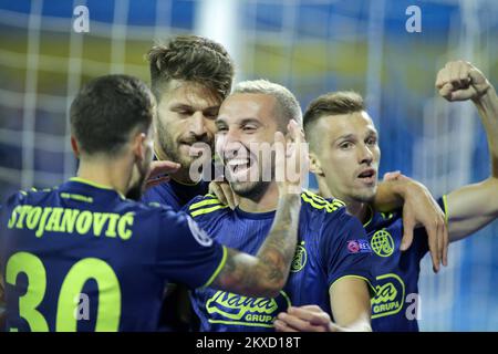 ZAGABRIA, CROAZIA - 18 SETTEMBRE: Bruno Petkovic e Marin Leovac di GNK Dinamo Zagreb Celibrate Goal durante la partita di gruppo C della UEFA Champions League tra GNK Dinamo e Atalanta B.C. allo Stadio Maksimir il 18 settembre 2019 a Zagabria, Croazia. Foto: Filip Kos/PIXSELL Foto Stock