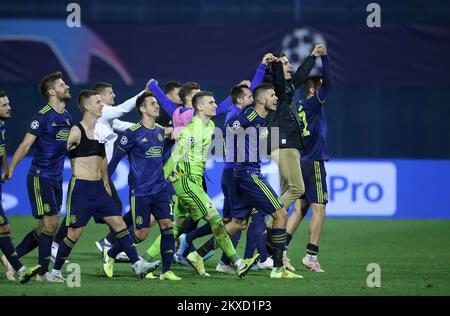 ZAGABRIA, CROAZIA - 18 SETTEMBRE: GNK Dinamo Zagreb i giocatori festeggiano durante la partita di gruppo C della UEFA Champions League tra GNK Dinamo e Atalanta B.C. allo stadio Maksimir il 18 settembre 2019 a Zagabria, Croazia. Foto: Igor soban/PIXSELL Foto Stock