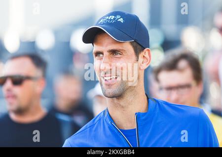 16.06.2020.,Zadar, Croazia - Novak Djokovic ha visitato i campi da tennis al centro sportivo Visnjik dove si giocherà l'Adria Tour.Zadar ospiterà alcuni dei nomi più importanti nel tennis durante l'Adria Tour umanitario il 20 e 21 giugno. Adria Tour è stato lanciato da uno dei migliori giocatori di tennis del mondo, Novak Djokovic. L'azienda mira a promuovere lo sport, valori positivi, â€ â€ e il fair play. Il torneo 2020 durerà dal 13 giugno al 5 luglio. Inizia a Belgrado (13 e 14 giugno), poi a Zara (20 e 21 giugno), e Montenegro (27-28 giugno)Foto: Marko Dimic/PIXSELL Foto Stock