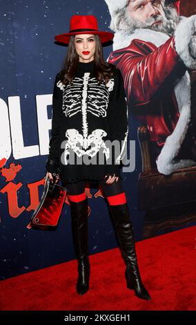 Los Angeles, Stati Uniti. 29th Nov 2022. Los Angeles, CA, - 29 novembre 2022: Vamp arriva alla prima del film 'violento Night' al TCL Chinese Theatre Credit: Ovidiu Hrubaru/Alamy Live News Foto Stock