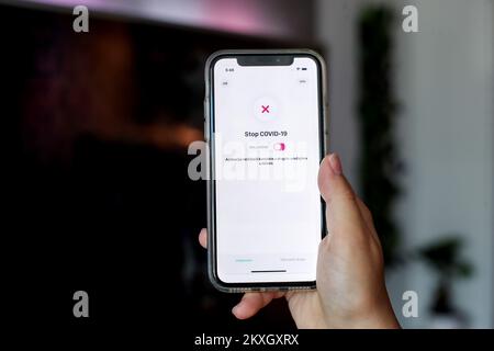 I settori sanitari e IT della Croazia si sono sviluppati e lunedì ha presentato la versione croata dell'app Stop COVID-19 che utilizza dati temporanei e anonimi per informare gli utenti sull'esposizione al coronavirus a Zagabria, Croazia, 28 luglio 2020 Foto: Igor Kralj/PIXSELL Foto Stock