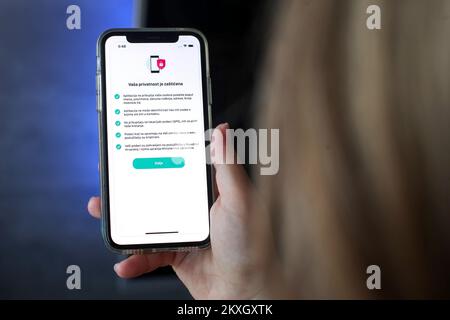 I settori sanitari e IT della Croazia si sono sviluppati e lunedì ha presentato la versione croata dell'app Stop COVID-19 che utilizza dati temporanei e anonimi per informare gli utenti sull'esposizione al coronavirus a Zagabria, Croazia, 28 luglio 2020 Foto: Igor Kralj/PIXSELL Foto Stock